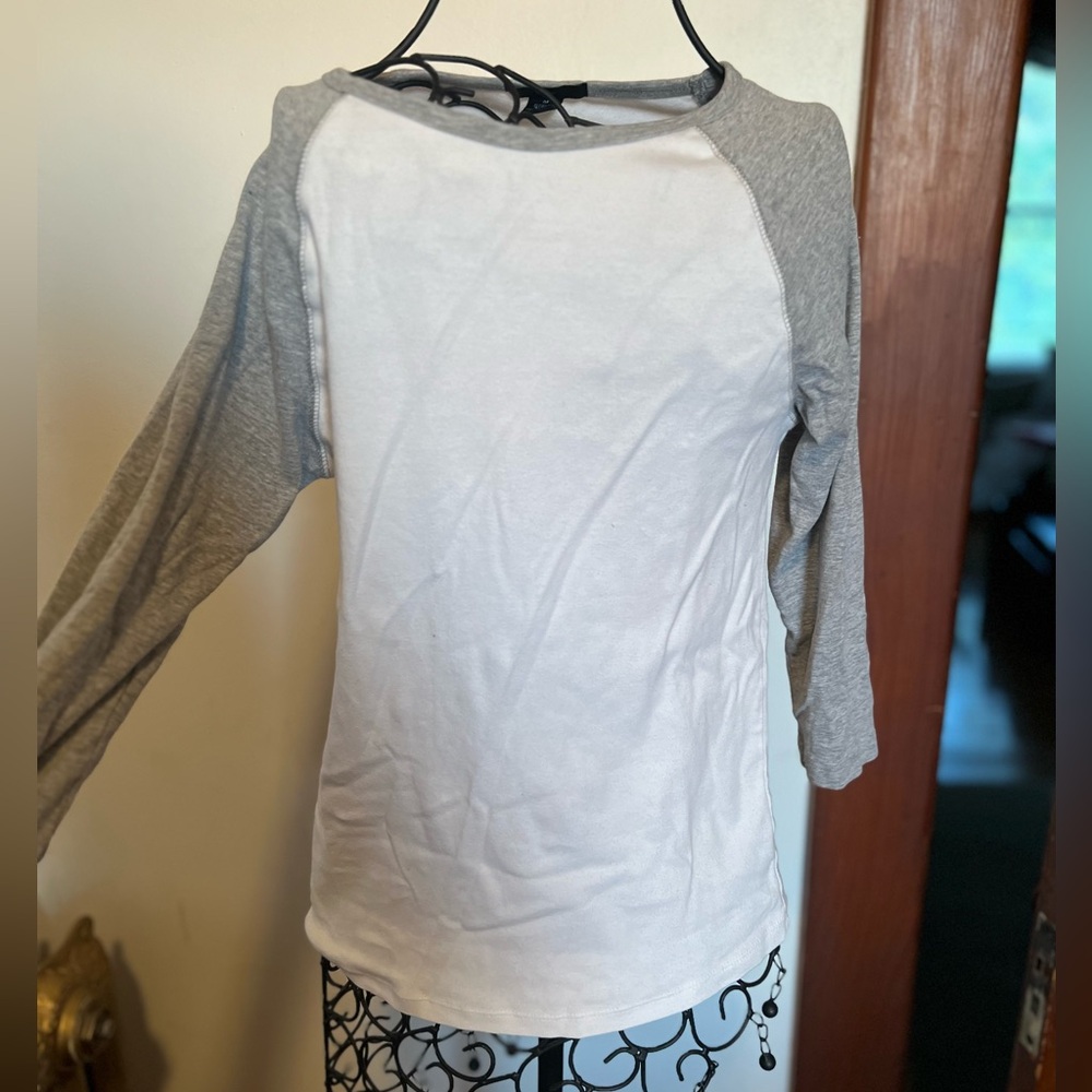 GAP long sleeve tee